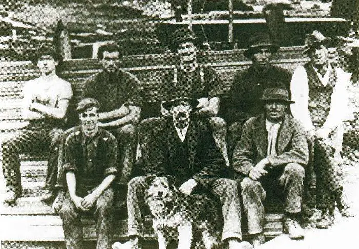 Mill workers at Henry Jones & Co Gellibrand Plains Sawmill